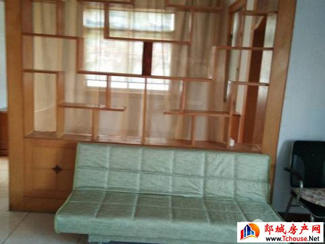 龙泉新村花园小区 3室2厅 120平米 简单装修 12000元/年