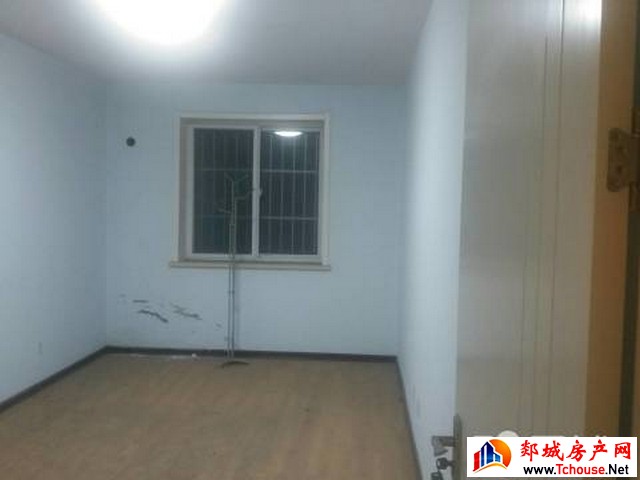 郁顶新村 3室2厅 120平米 简单装修 8000元/月